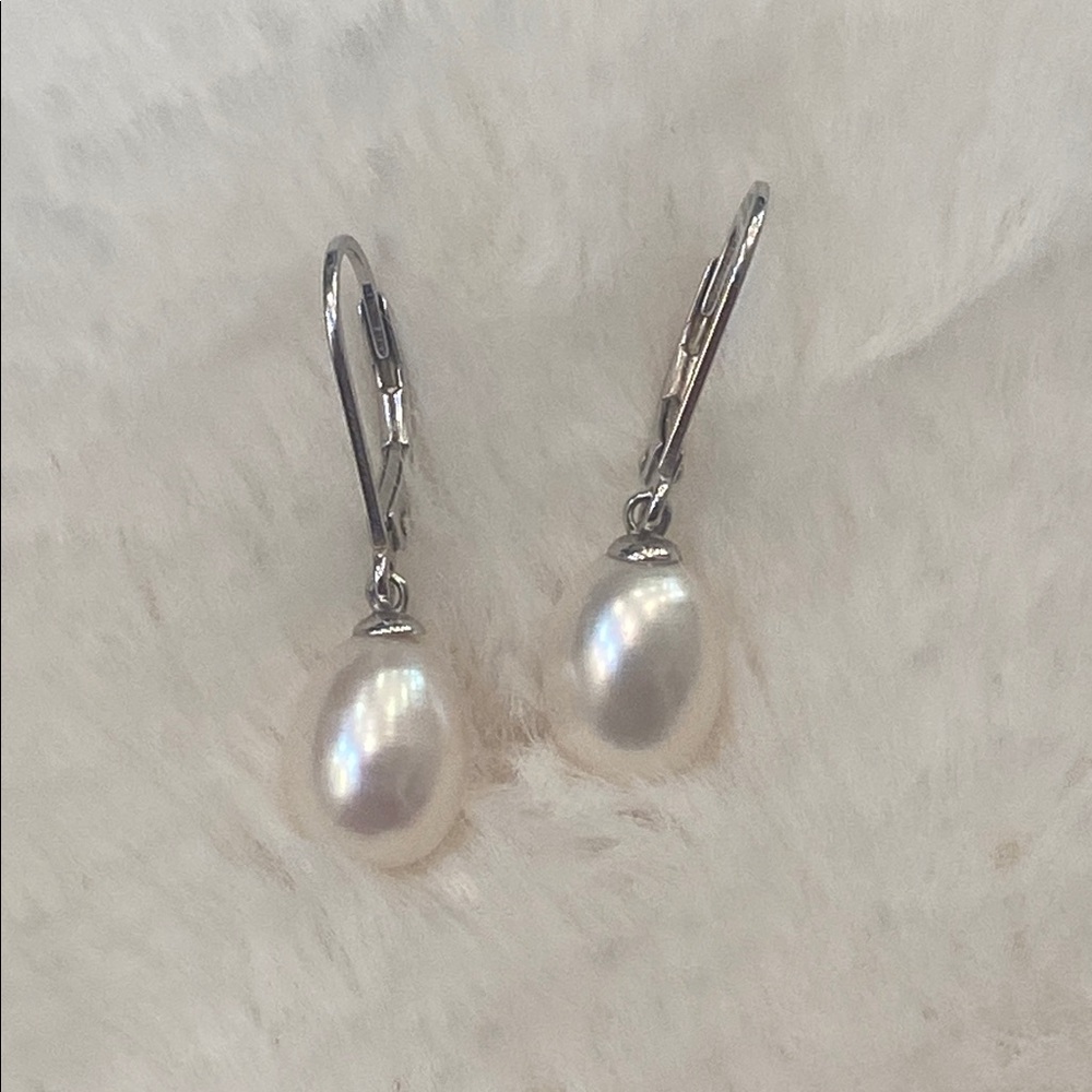 Dangle Pearl Earrings
